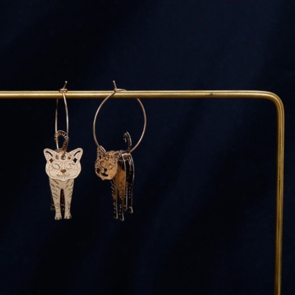Cute little cat Hoop Earrings - Picture 4 of 5